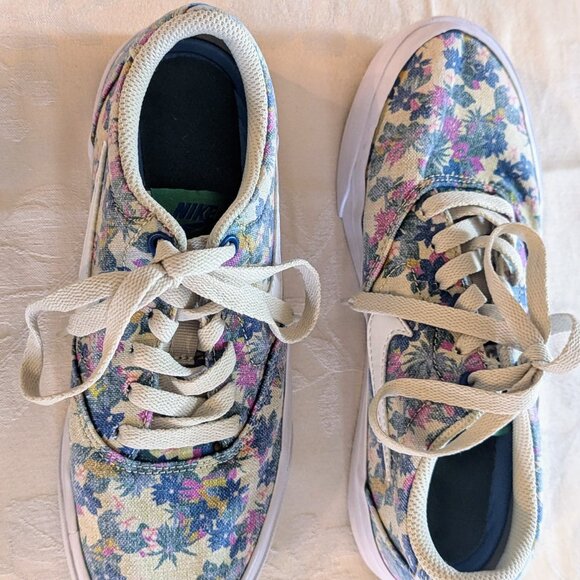 Nike SB Charge CNVS PRM Sneakers 4.5Y White Fossil Evergreen Floral Canvas Shoes - Picture 6 of 9